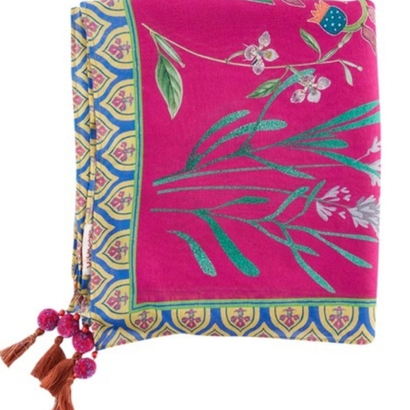 ๐๐ Vismaya Collection Scarf in Hot Pink Collage Of Pinks With Tassels - Picture 8 of 10